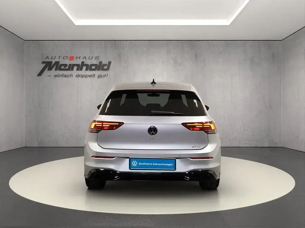 Gebraucht VW Golf VIII R-line 131 PS (96 kW) 2024 Reflexsilber metallic Limousine