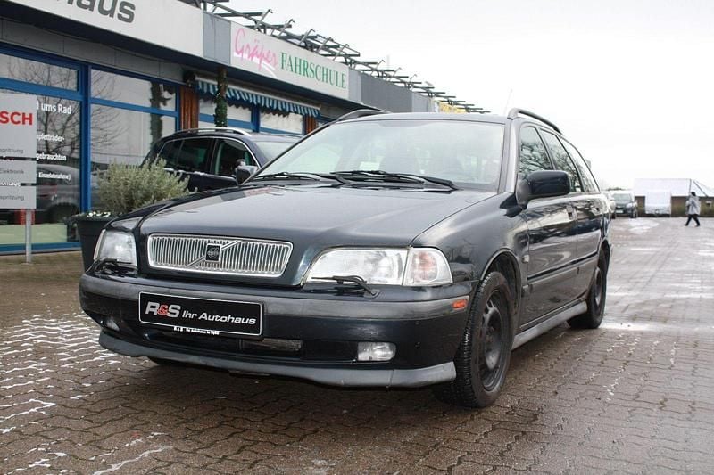 Schwarz Gebraucht 1998 Volvo V40 Kombi | 595 € (Guter Preis) - Bild 1/4