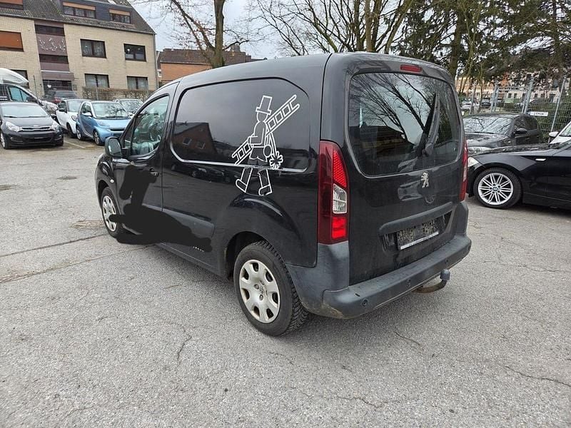 Gebraucht Peugeot Partner Comfort 90 PS (66 kW) 2014 Schwarz Van / Kleinbus