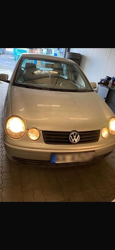 Silber Gebraucht 2005 VW Polo Kleinwagen | 800 € (Superpreis) - Bild 1/4