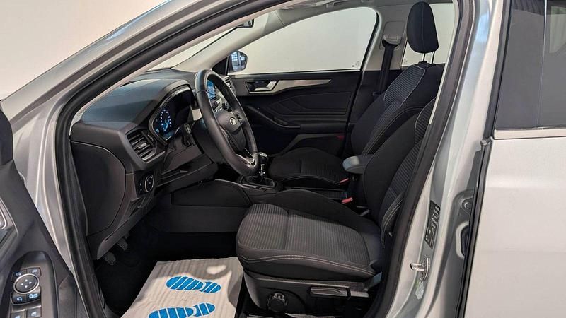 Gebraucht Ford Focus Titanium 125 PS (91 kW) 2019 Silber Kombi