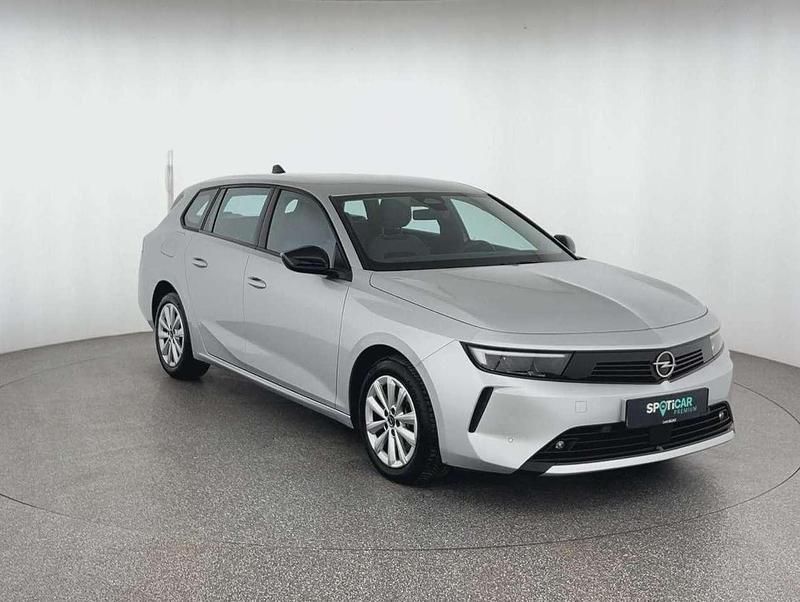 Gebraucht Opel Astra Enjoy 131 PS (96 kW) 2023 Silber (metallic) Kombi