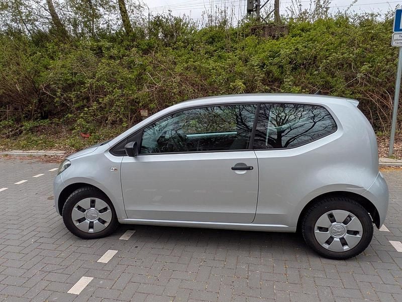 Usado VW up! 60 CV (44 kW) 2012 Plateado Utilitario
