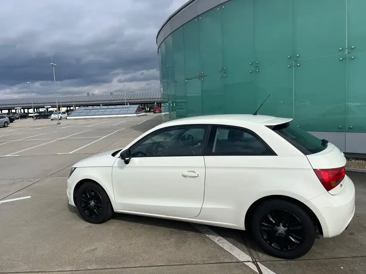 Używany Audi A1 122 KM (89 kW) 2011 Biały Hatchback