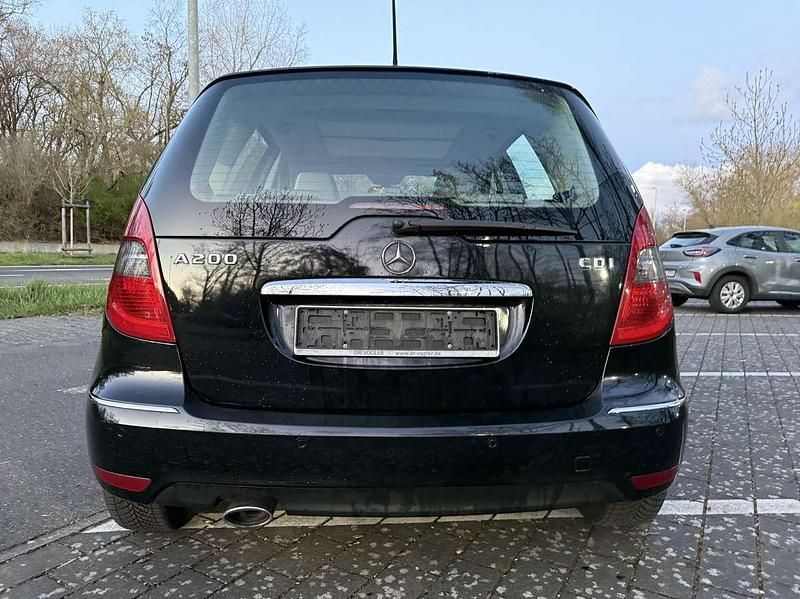 Gebraucht Mercedes A200 140 PS (102 kW) 2009 Kosmosschwarz  metalliclack Kleinwagen