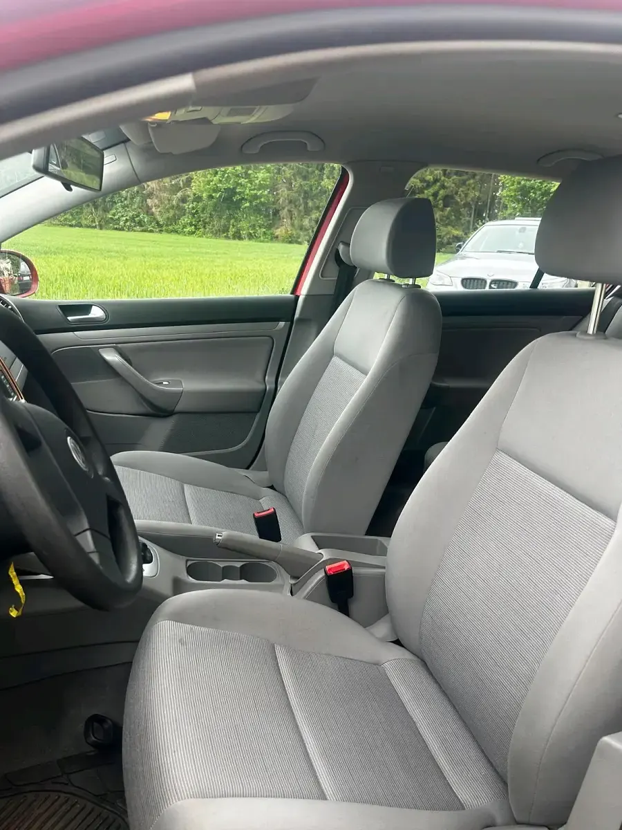 Gebraucht VW Golf V 102 PS (75 kW) 2005 Rot Kleinwagen
