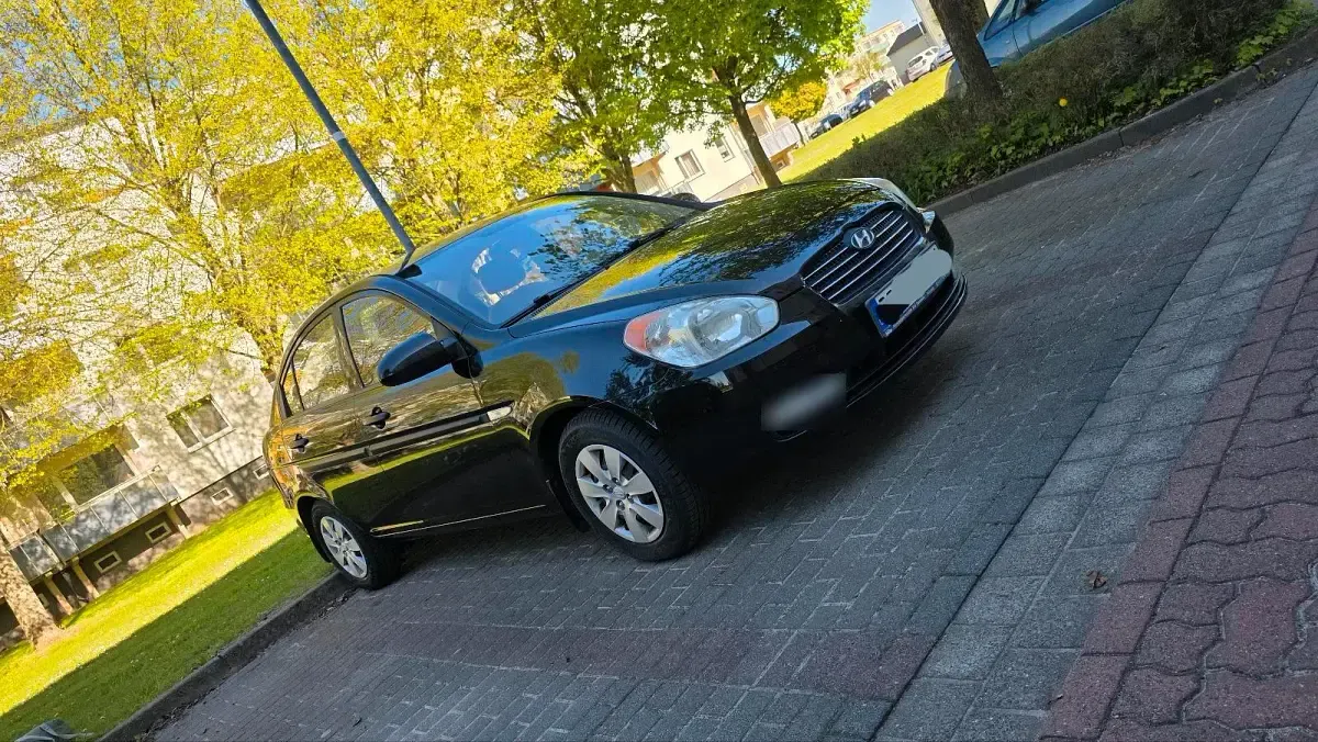Usata Hyundai Accent 97 CV (71 kW) 2009 Nero Berlina