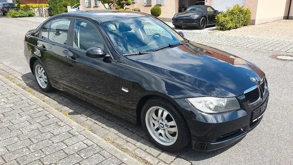 Gebraucht BMW 318 122 PS (89 kW) 2006 Schwarz Limousine