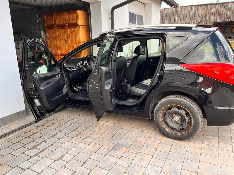 Gebraucht Peugeot 207 111 PS (81 kW) 2012 Schwarz Kombi