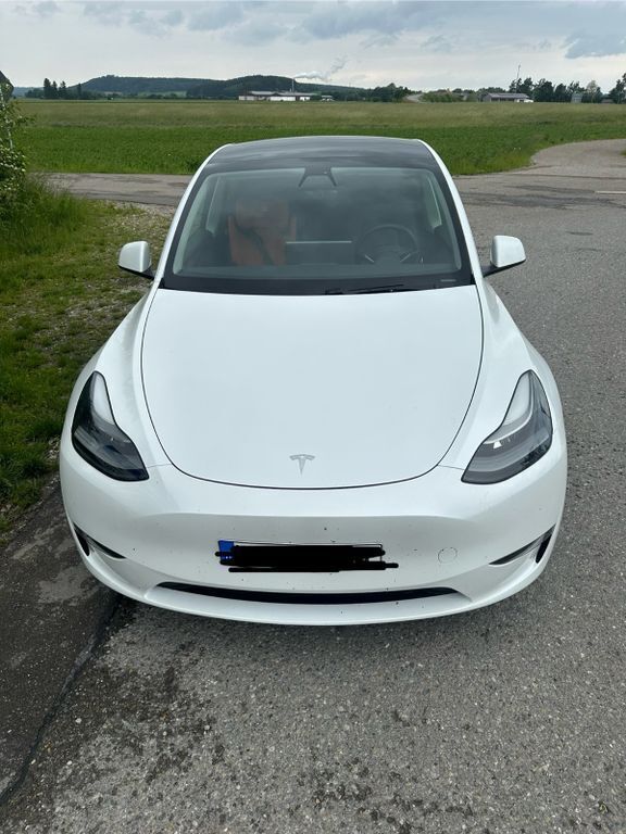 Weiß Gebraucht 2023 Tesla Model Y Long Range AWD SUV | 37.500 € (Fairer Preis) - Bild 1/4