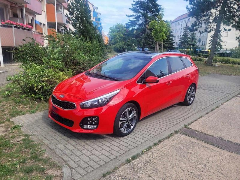 Gebraucht Kia Ceed 136 PS (100 kW) 2015 Rot Kleinwagen