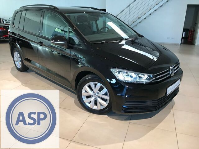 Schwarz metallic Gebraucht 2018 VW Touran Comfortline Van / Kleinbus | 18.399 € (Guter Preis) - Bild 1/4