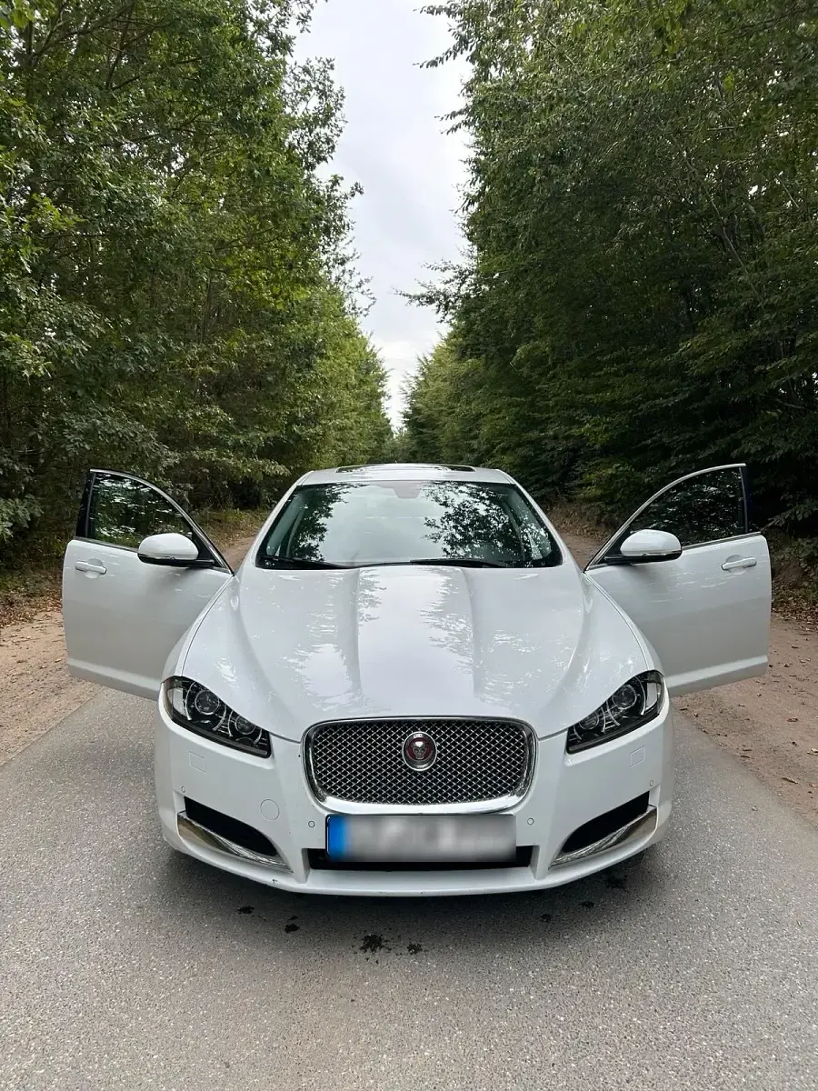 Gebraucht Jaguar XF 200 PS (147 kW) 2015 Weiß Limousine
