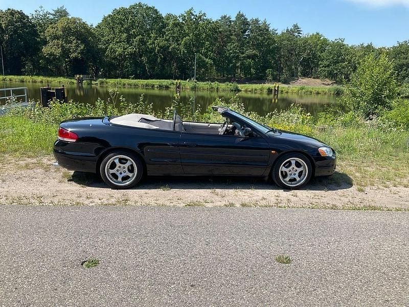 Schwarz Gebraucht 2005 Chrysler Sebring Cabriolet Touring Cabrio | 5.600 € - Bild 1/4