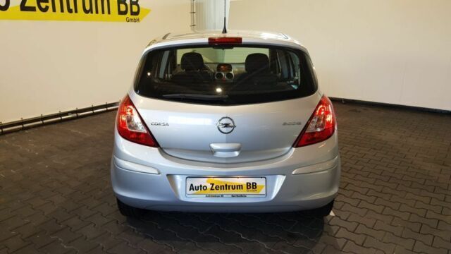 Gebraucht Opel Corsa Selection 75 PS (55 kW) 2014 Silber metallic Kleinwagen