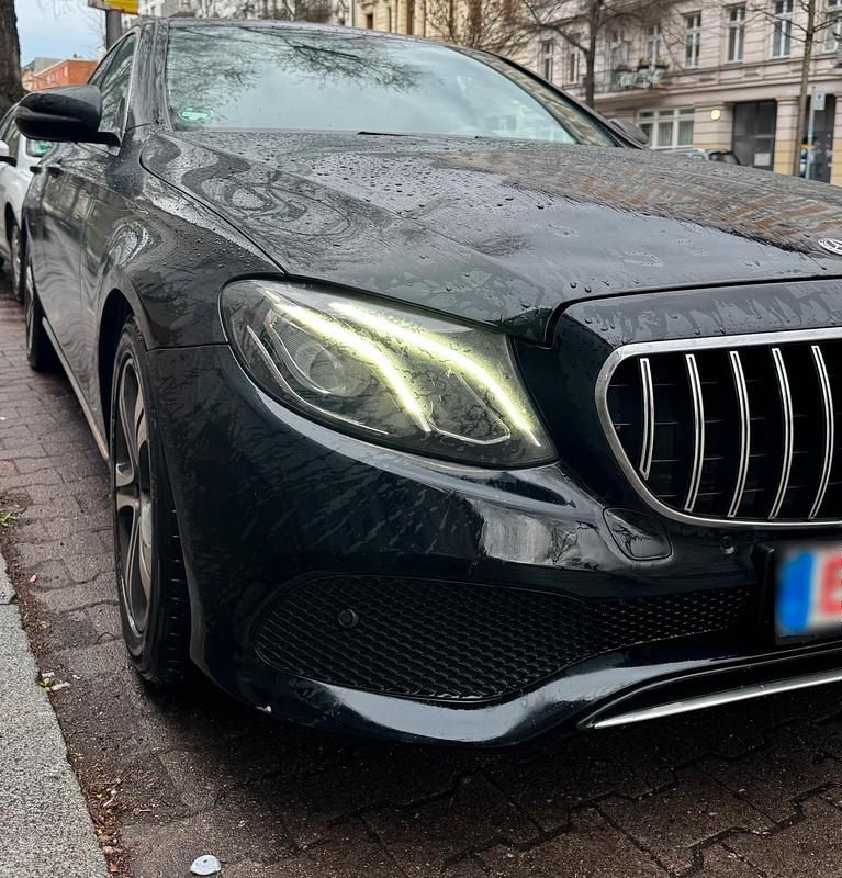 Gebraucht Mercedes E200 150 PS (110 kW) 2018 Schwarz Limousine