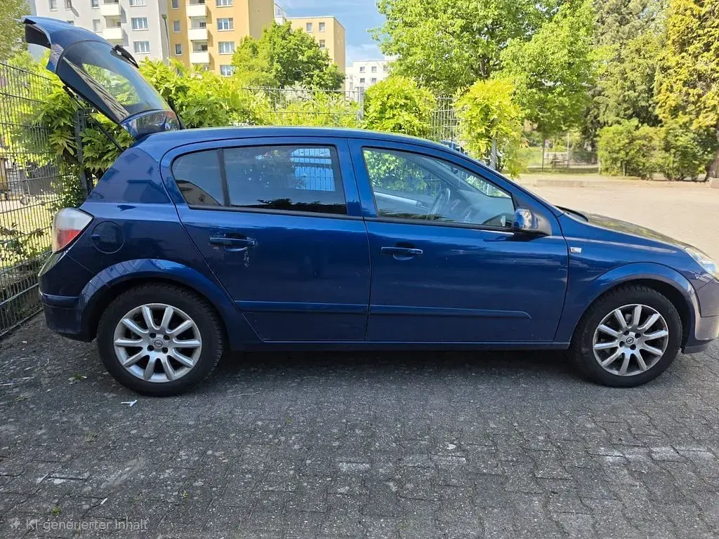 Używany Opel Astra 90 KM (66 kW) 2005 Niebieski Sedan/Limuzyna