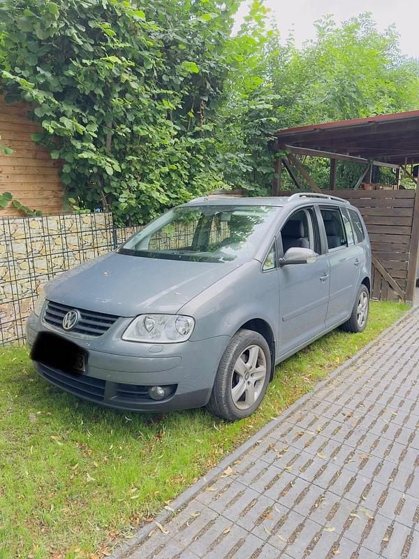 Grau Gebraucht 2005 VW Touran Van / Kleinbus | 3.200 € (Fairer Preis) - Bild 1/4