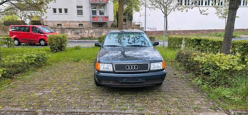 Occasion Audi 100 90 ch (66 kW) 1993 Bleue Berline