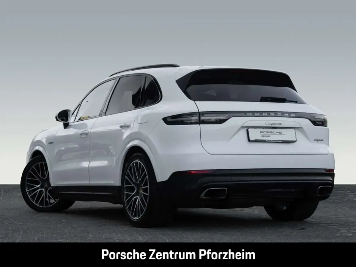 Second-hand Porsche Cayenne 462 CP (339 kW) 2018 Alb SUV