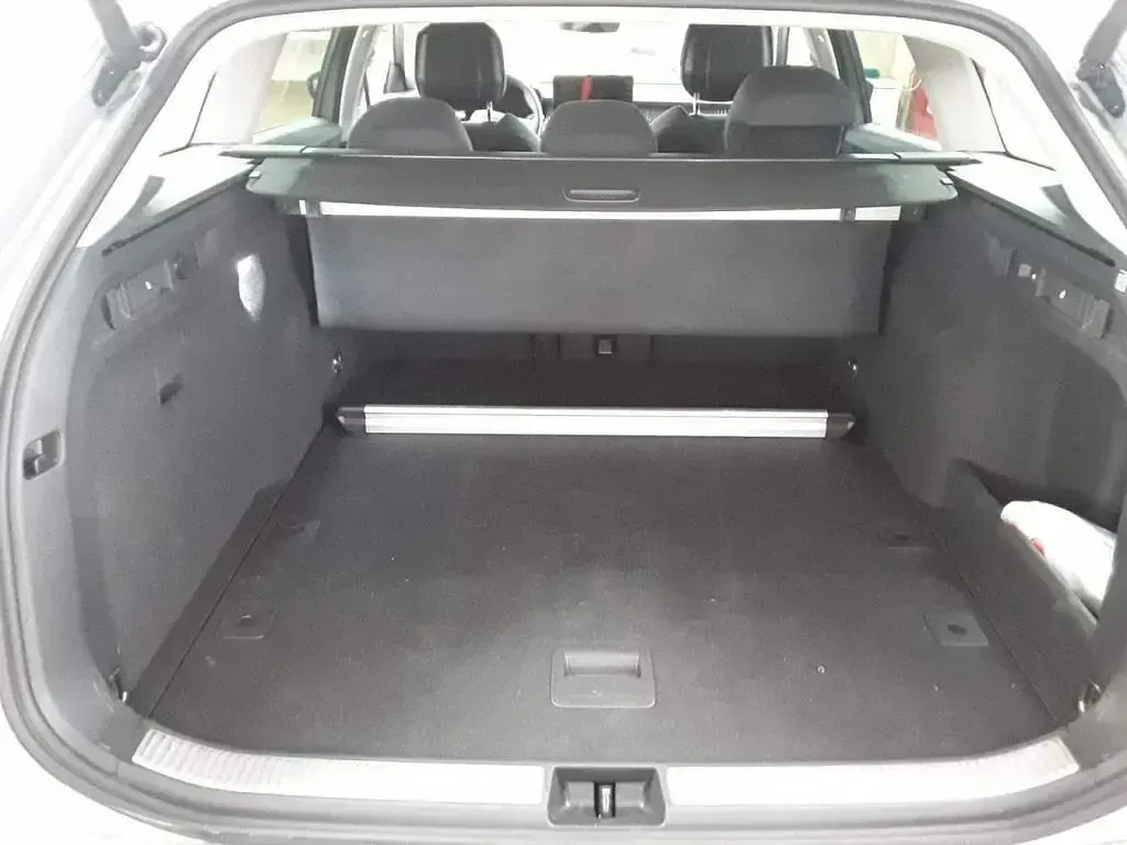 Gebraucht Skoda Superb Selection 265 PS (194 kW) 2025 Pebble silber Kombi
