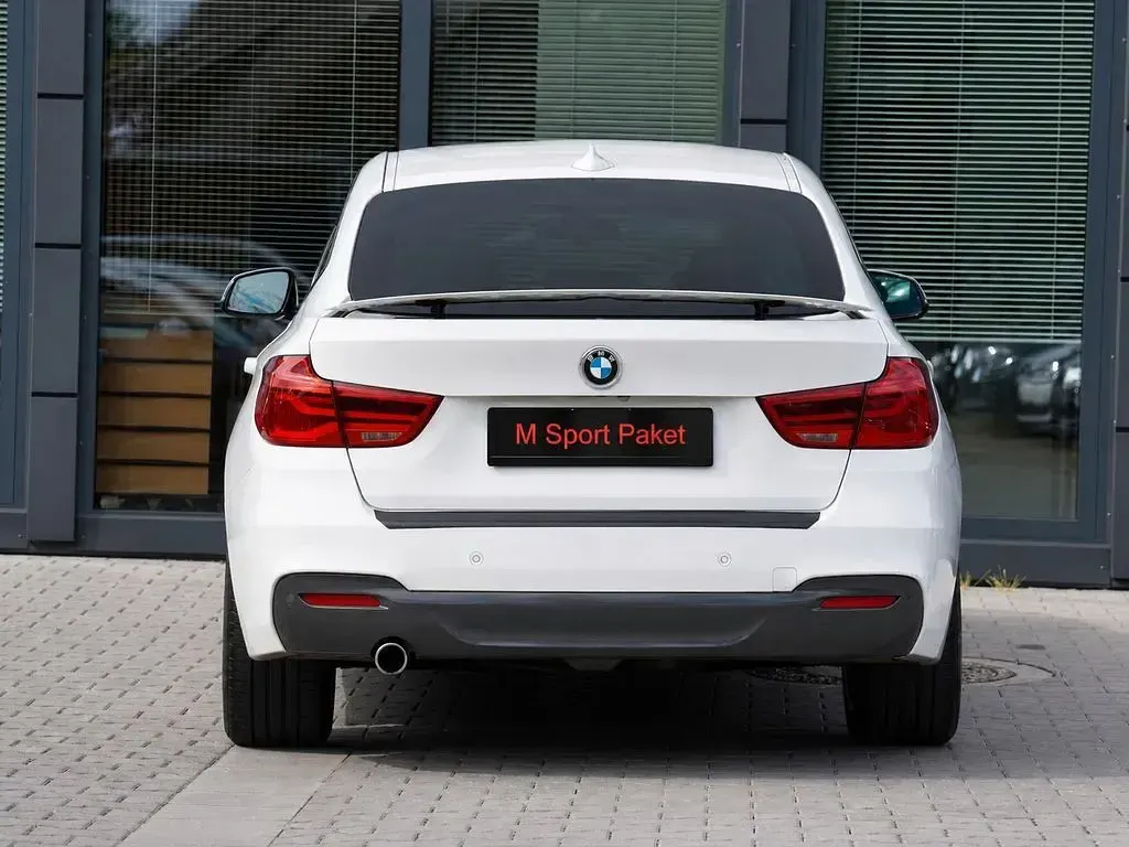 Gebraucht BMW 318 M Sport 150 PS (110 kW) 2017 Alpinweiss iii Limousine