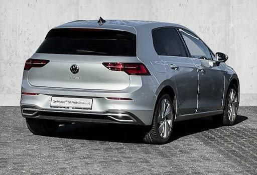 Gebraucht VW Golf VIII Style 150 PS (110 kW) 2023 Weiß Limousine