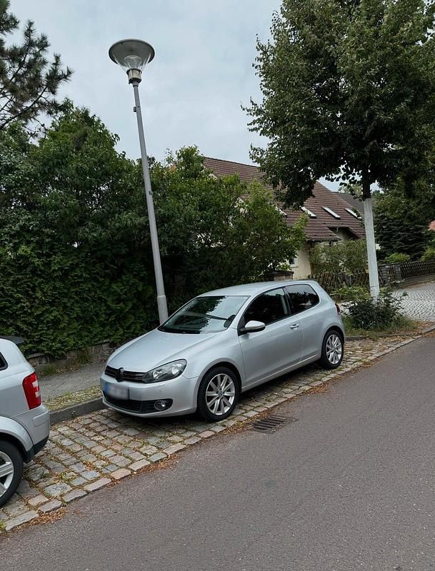 Gebraucht VW Golf 122 PS (89 kW) 2010 Silber Coupé