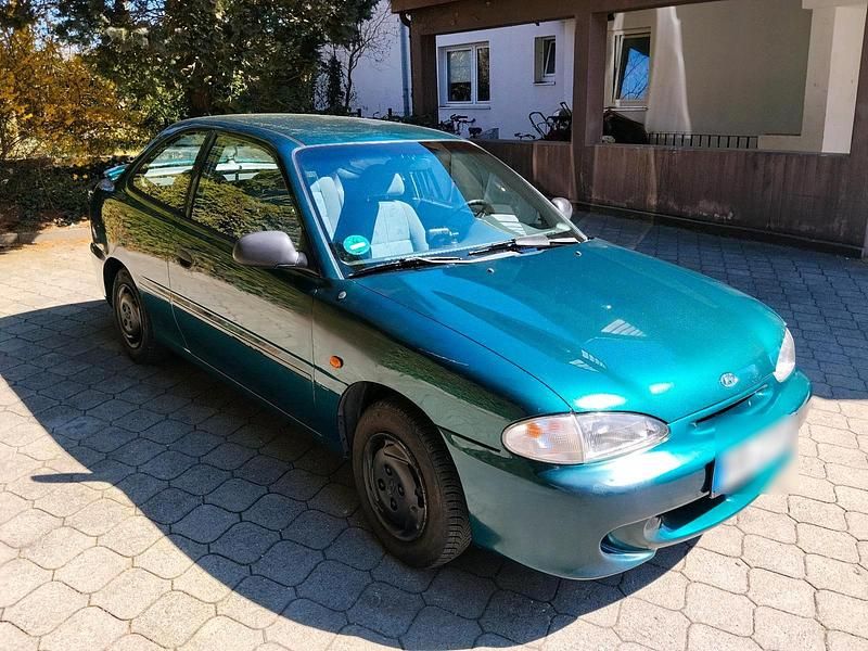 Gebraucht Hyundai Accent 75 PS (55 kW) 1996 Grün Kleinwagen