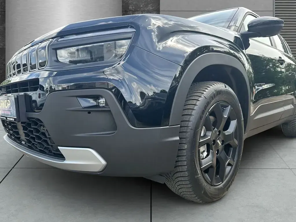 Neu Jeep Avenger Summit 110 PS (80 kW) 2026 Solid black clear coat SUV
