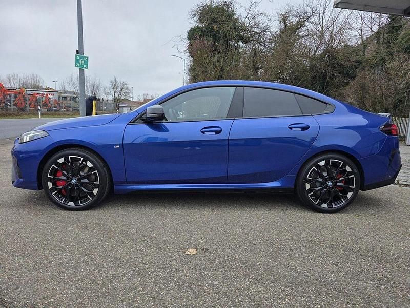 Neu BMW M235 M Sport 300 PS (220 kW) 2026 Blau Limousine