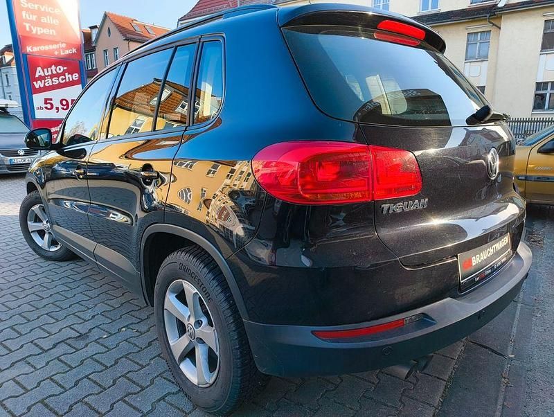 Gebraucht VW Tiguan 125 PS (91 kW) 2015 Schwarz SUV