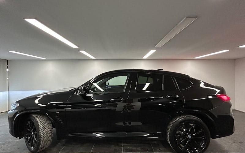 Gebraucht BMW X4 Efficient Dynamics 190 PS (139 kW) 2025 Schwarz SUV