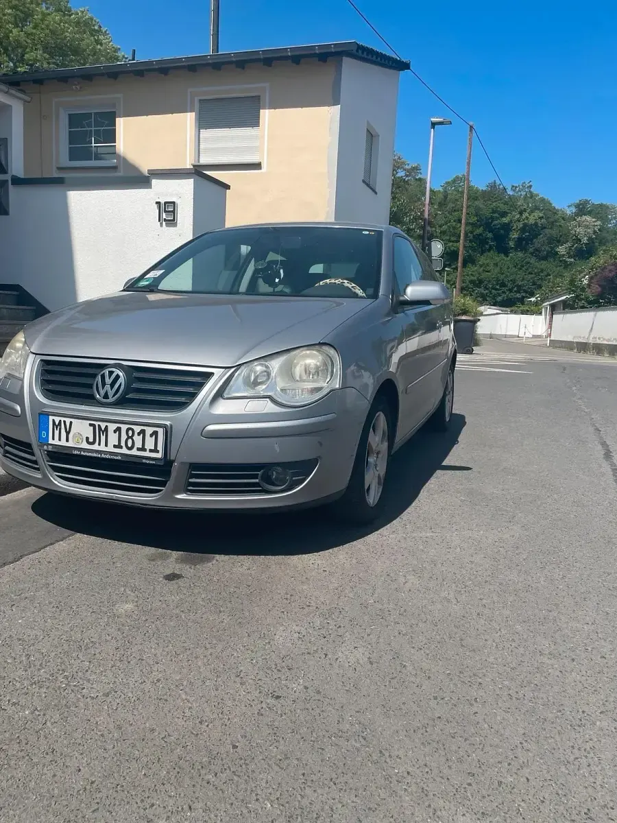 Gebraucht VW Polo 80 PS (58 kW) 2009 Silber Kleinwagen
