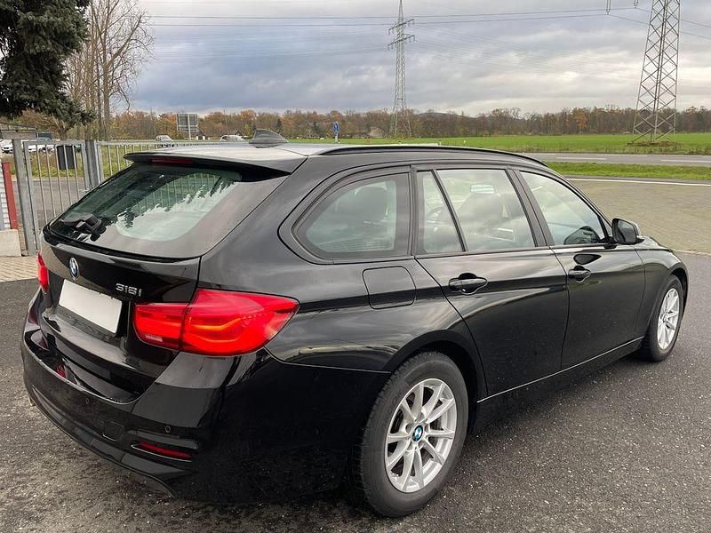 Gebraucht BMW 318 136 PS (100 kW) 2019 Schwarz Limousine