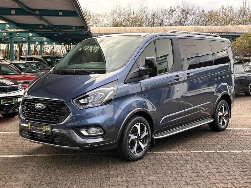 Gebraucht Ford Tourneo Custom 185 PS (136 kW) 2022 Chromablau (metallic) Van