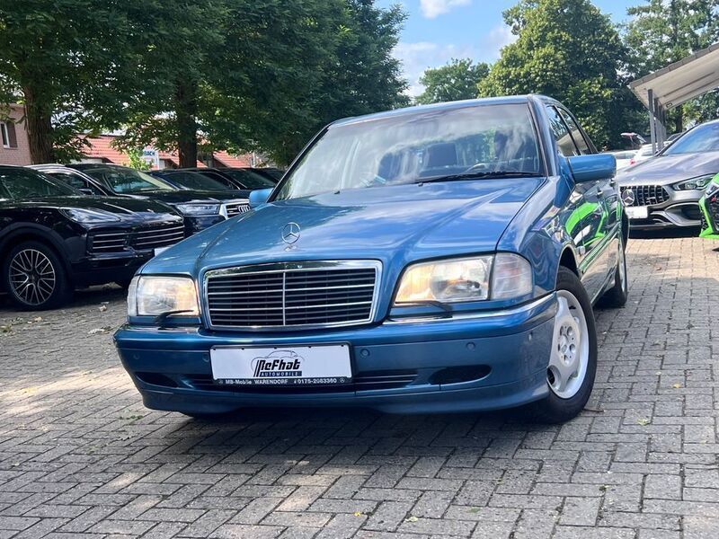 Blau Gebraucht 1998 Mercedes C220 Classic Limousine | 3.950 € (Fairer Preis) - Bild 1/4