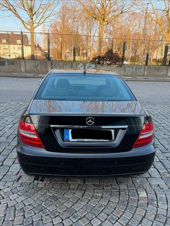 Gebraucht Mercedes C180 156 PS (114 kW) 2012 Schwarz Limousine