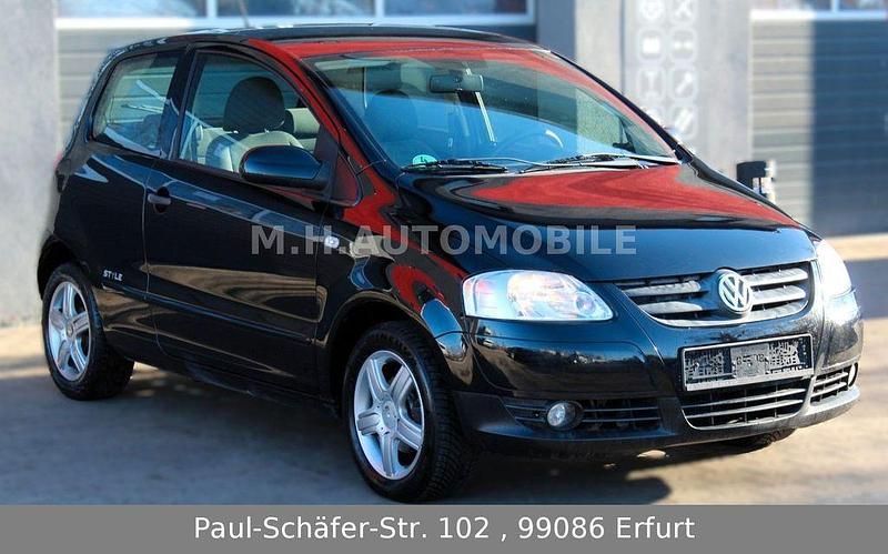 Gebraucht VW Fox Style 60 PS (44 kW) 2011 Schwarz Kleinwagen