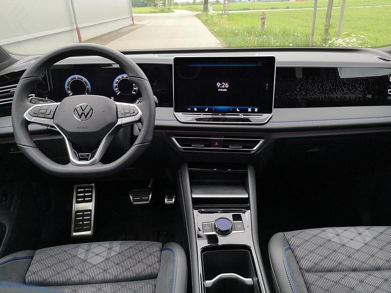 Neu VW Tiguan R-line 150 PS (110 kW) 2026 Uranograu SUV