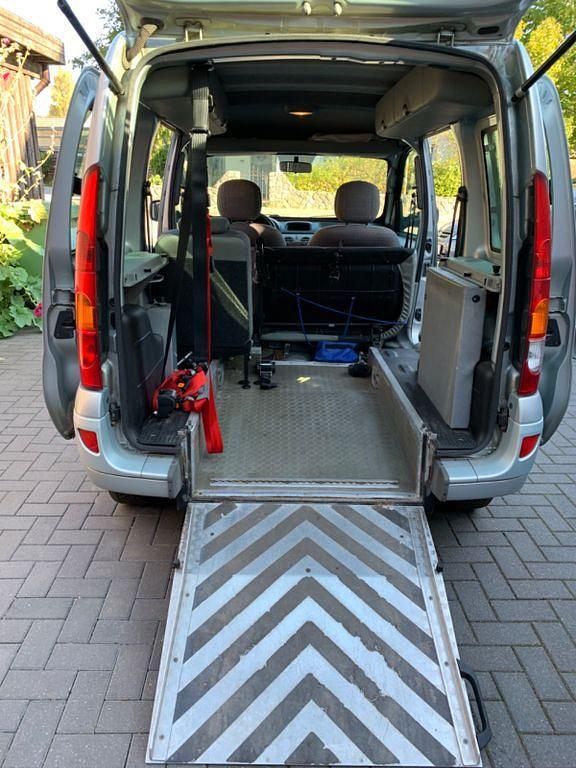 Grau Gebraucht 2006 Renault Kangoo Van / Kleinbus | 6.789 € (Teuer) - Bild 1/4