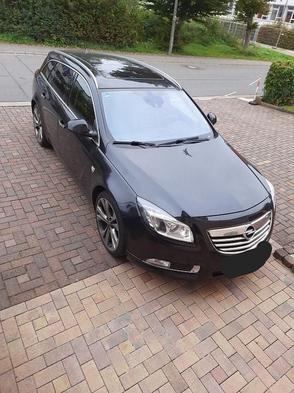 Schwarz Gebraucht 2011 Opel Insignia OPC Kombi | 8.200 € (Etwas zu teuer) - Bild 1/4