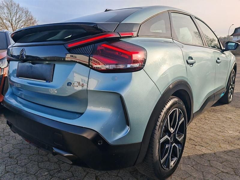 Gebraucht Citroën e-C4 Feel 100 kW (136 PS) 2022 Blau Limousine