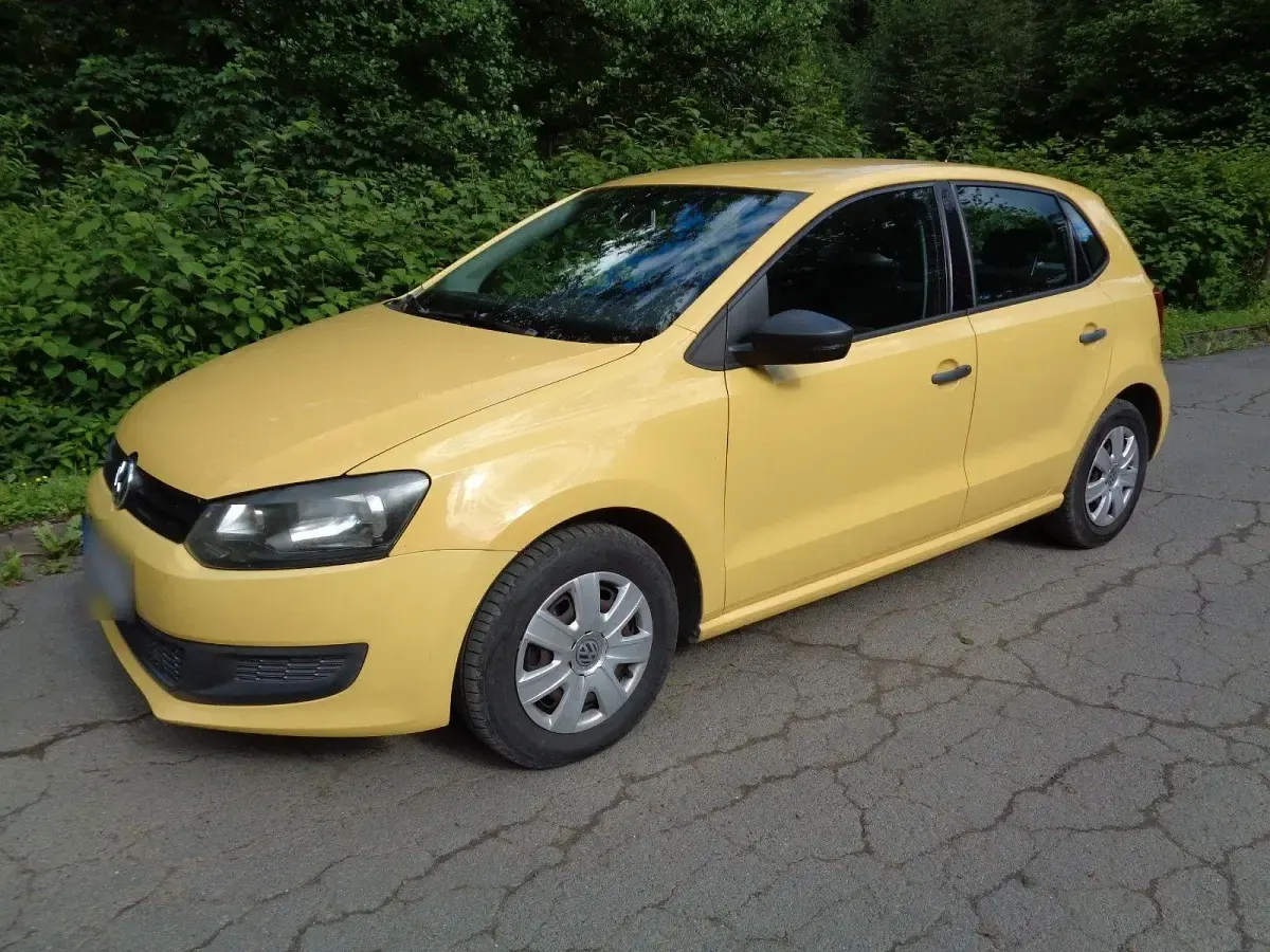 Gebraucht VW Polo Trendline 69 PS (50 kW) 2010 Gelb Kleinwagen