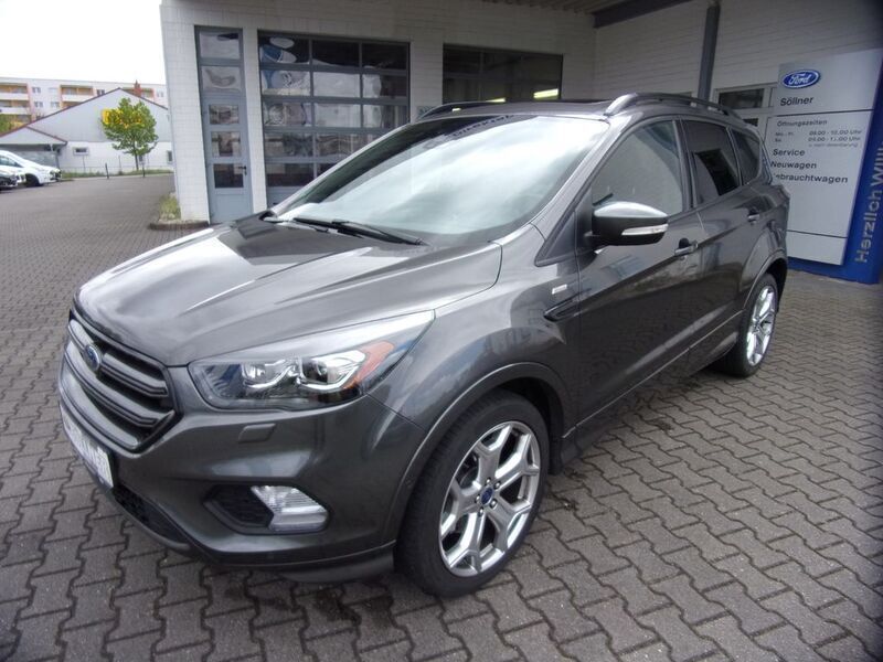 Grau Gebraucht 2017 Ford Kuga ST-Line SUV | 17.990 € (Teuer) - Bild 1/4