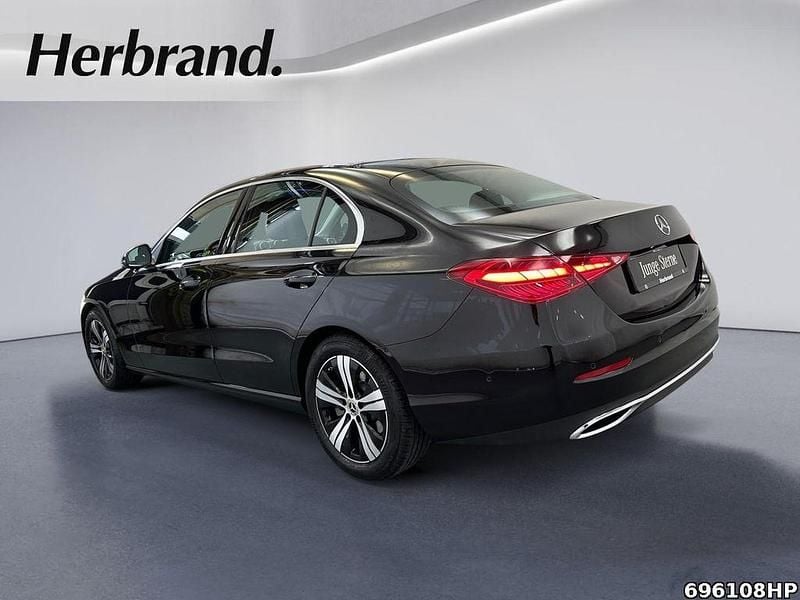 Gebraucht Mercedes C180 Avantgarde 170 PS (125 kW) 2025 Metalliclack obsidianschwarz Limousine