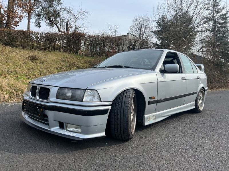 Silber Gebraucht 1996 BMW 320 Performance Limousine | 9.500 € (Teuer) - Bild 1/4