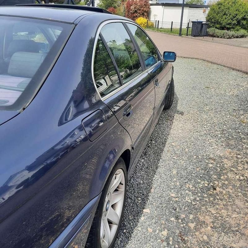 Second-hand BMW 525 Basis 193 CP (141 kW) 2002 Albastru Berlinǎ