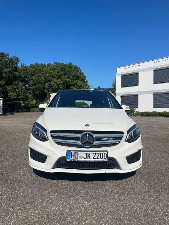 Gebraucht Mercedes B180 AMG line 122 PS (89 kW) 2015 Weiß Kleinwagen