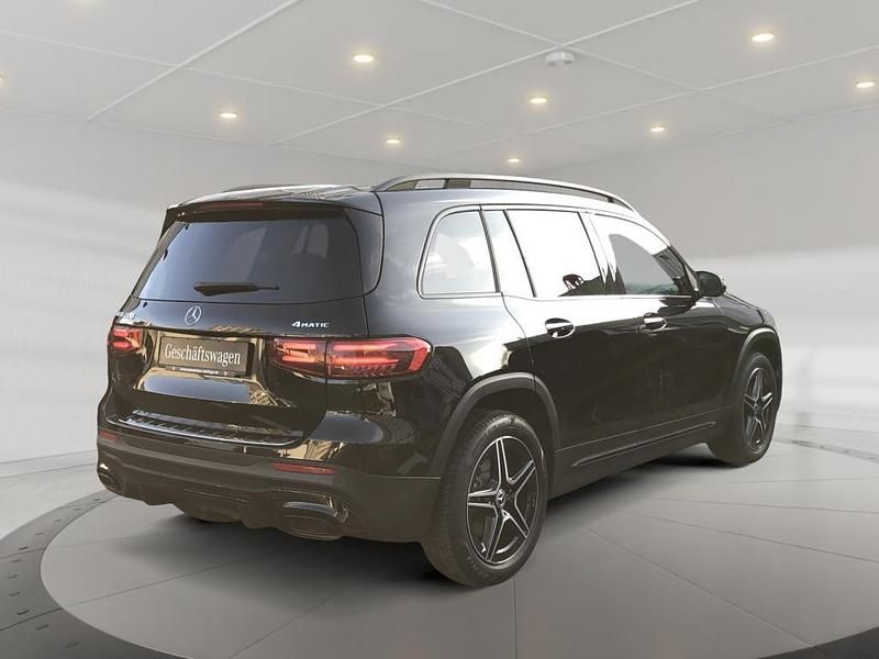 Gebraucht Mercedes GLB220 190 PS (139 kW) 2026 Metalliclack kosmosschwarz SUV